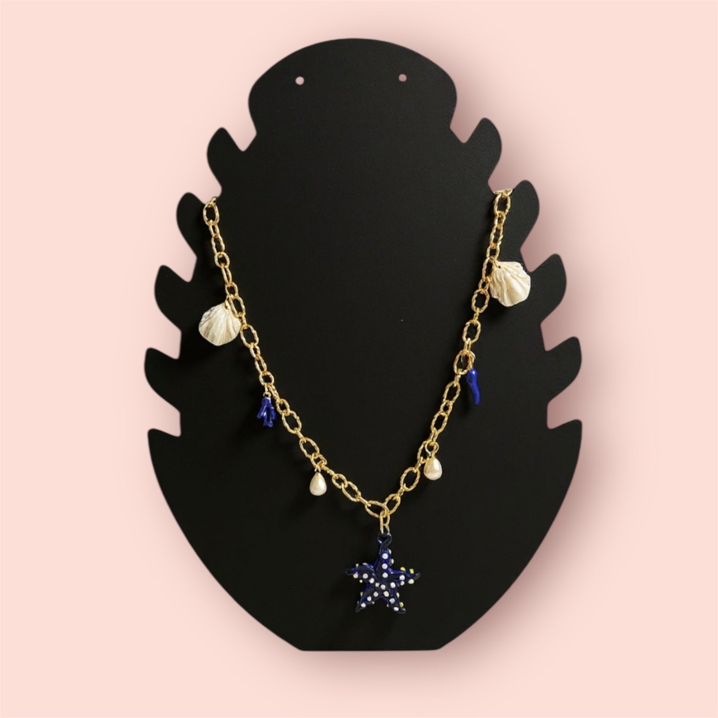 Collier Blue