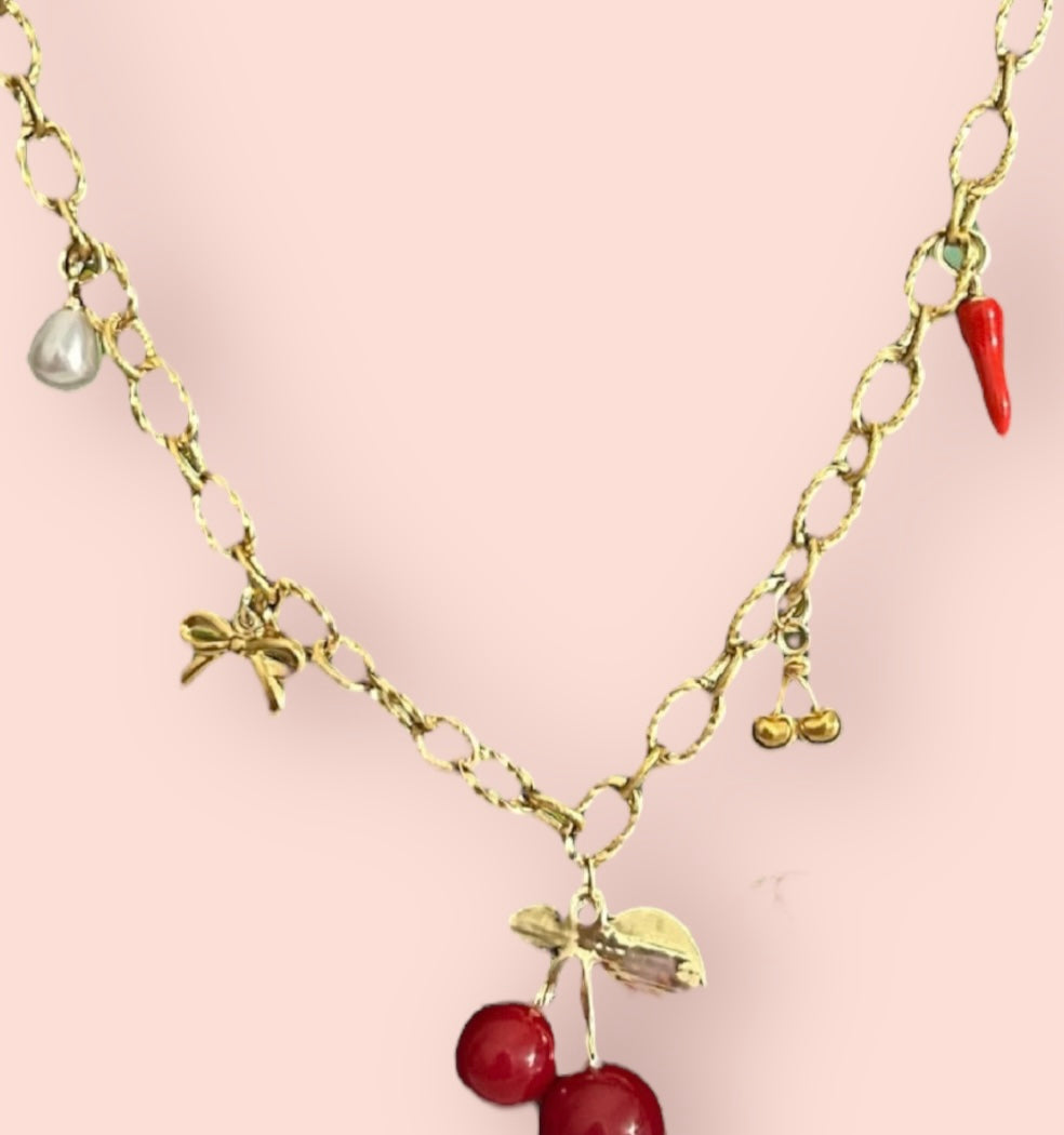 Collier Cherry