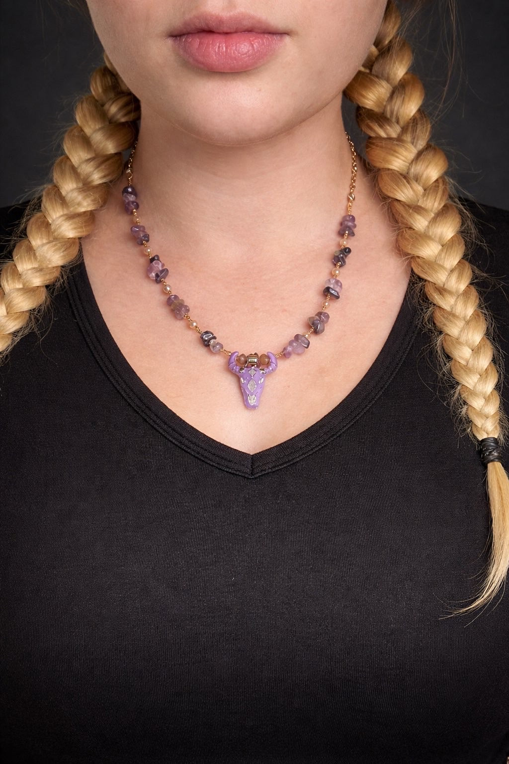 Collier RIO pendentif tête de Taureau - Pierres Violettes