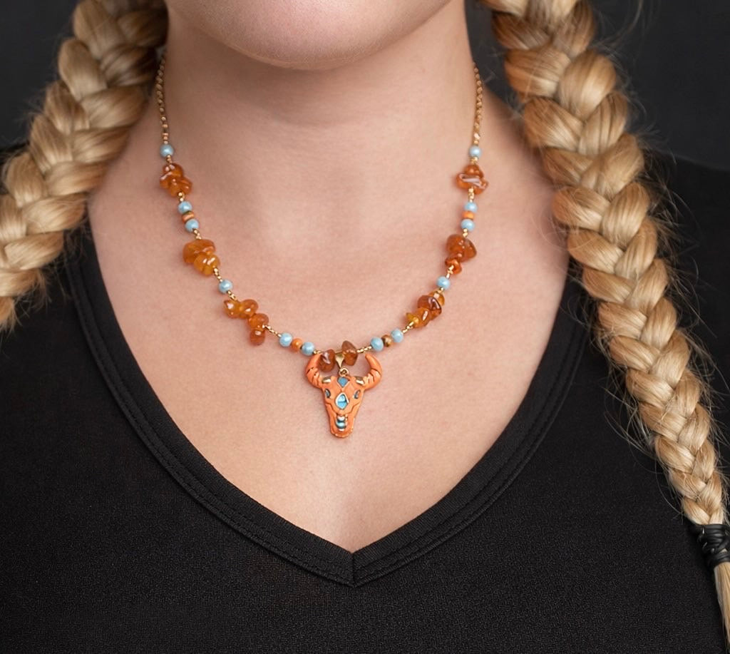 Collier RIO pendentif tête de Taureau - Pierres oranges