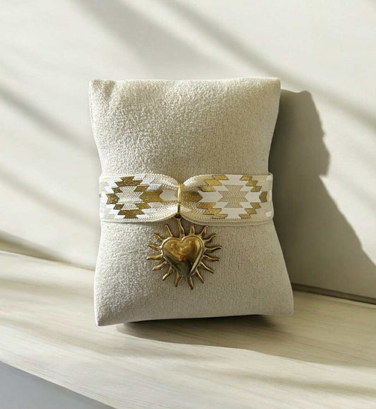🌙 Bracelet Daniella – Ruban tissé et pendentif soleil doré