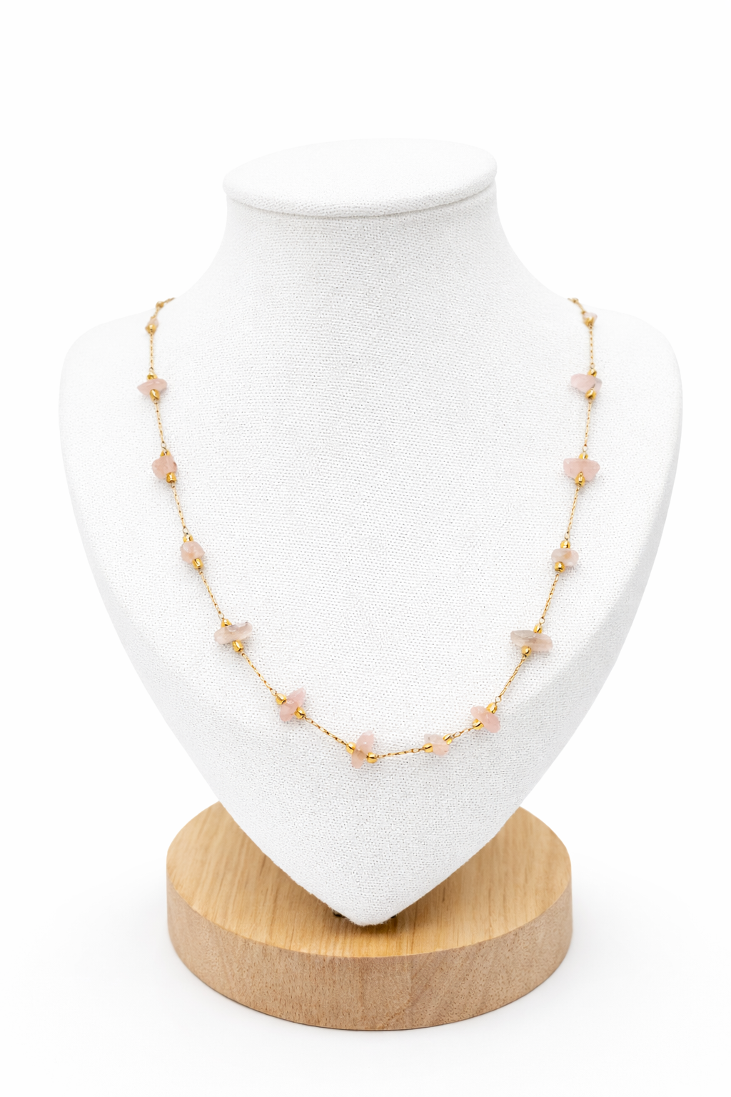 Collier April