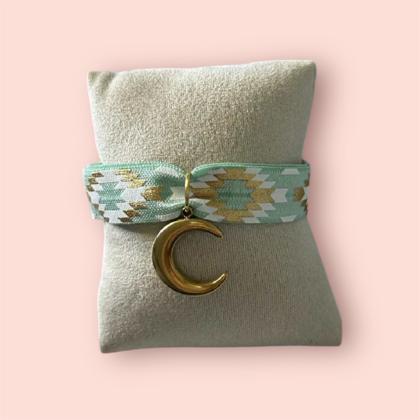 🌙 Bracelet Maëlie – Ruban tissé et pendentif lune doré