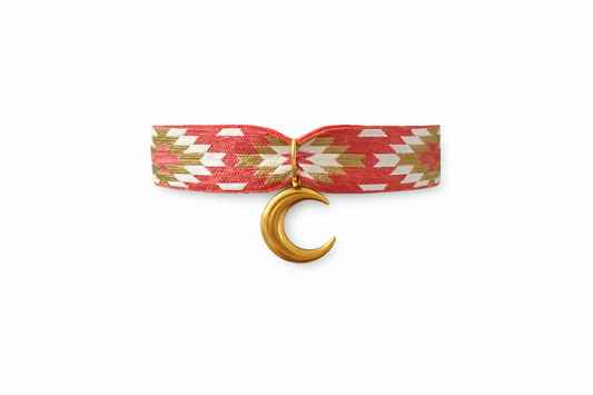 🌙 Bracelet Chloé  – Ruban tissé et pendentif lune doré