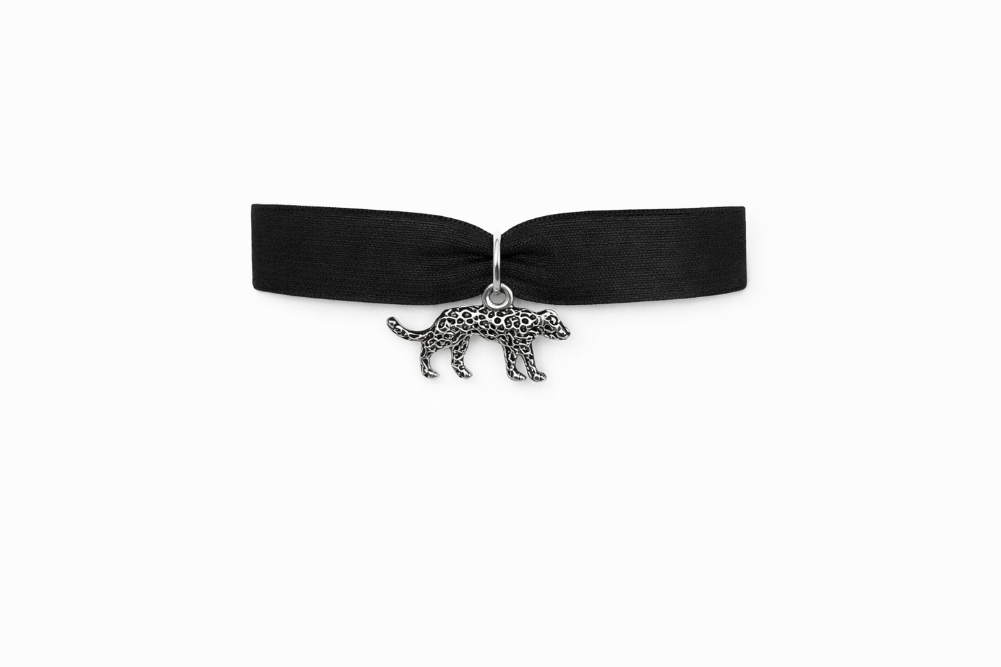 Bracelet Lyn – Ruban tissé et pendentif léopard argenté