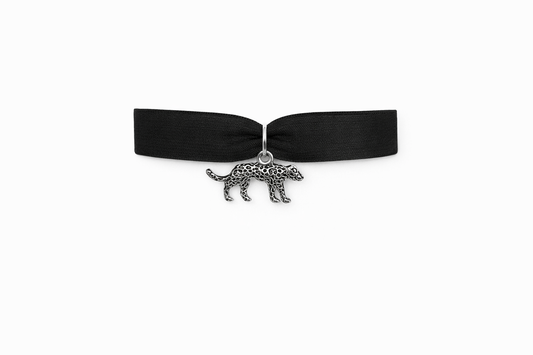 Bracelet Lyn – Ruban tissé et pendentif léopard argenté